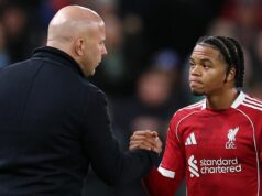 Správy z Liverpoolu: Arne Slot vyzval Rio Ngumohu, aby sa rozhodol, keď odhalí sen Reds Mohamed Salah z Liverpoolu oslavuje druhý gól svojho tímu počas zápasu Premier League medzi Liverpoolom a Fulhamom na Anfielde.