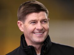 Správy z Liverpoolu: FSG prepustilo zamestnancov zo zákulisia a trénera, keďže Steven Gerrard „v rade na novú prácu“ Manažér / hlavný tréner Liverpoolu Arne Slot sa rozprával s Mohamedom Salahom z Liverpoolu, ktorý odišiel zranený počas zápasu Premier League medzi Liverpoolom a Crystal Palace