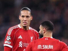 Správy z Liverpoolu: Virgil van Dijk ukazuje na vinu, keď Mohamed Salah posiela správu Virgil van Dijk z Liverpoolu a Mohamed Salah z Liverpoolu