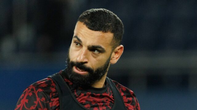 Správy z Liverpoolu: „Frustrácia“ Mo Salaha je jasná, pretože hviezda Paríž, Francúzsko – 8. apríla: Mohamed Salah z FC Liverpool sa rozcvičuje pred štvrťfinálovým zápasom UEFA Champions League 2025/26 medzi Paris Saint-Germain FC a Liverpool FC v Parc des Princes 8. apríla 2026 v Paríži vo Francúzsku. (Foto od Tnani Badreddine/DeFodi Images/DeFodi cez Getty Images)