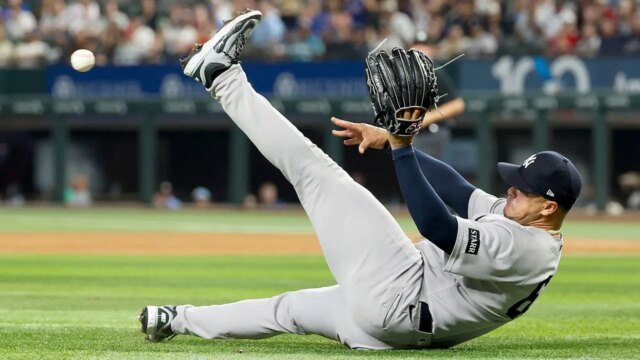 Správy z MLB: Yankees Fernando Cruz skĺzne do úžasnej hry
