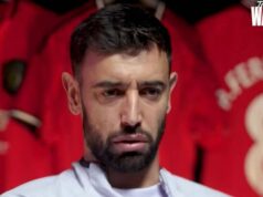 Správy z Man Utd: Bruno Fernandes sa ospravedlňuje, keď sa začínajú „rozhovory o prestupe“ pre cieľ z Man Utd LONDÝN, ANGLICKO - 18. apríla: Bruno Fernandes z Manchestru United počas zápasu Premier League medzi Chelsea a Manchester United na Stamford Bridge 18. apríla 2026 v Londýne v Anglicku. (Foto: Julian Finney/Getty Images)