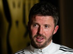 Správy z Man Utd: Michael Carrick sa blíži k dvojitej dohode, pretože „top hráč“ dostal súhlas na prestup Manchester United Michaela Carricka sa budúci pondelok vracia do akcie proti Leedsu United