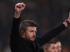 Správy z Man Utd: Michael Carrick uzavrel dvojitú dohodu, keďže Kevin De Bruyne rieši prestup Hlavný tréner Manchestru United Michael Carrick oslavuje