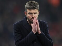 Správy z Man Utd: Zmena pravidiel Michaela Carricka sa okamžite vypláca ako hviezda pri odchode Manažér Manchestru United Michael Carrick počas zápasu Premier League medzi Bournemouthom a Manchestrom United na Vitality Stadium 20. marca 2026 v Bournemouthe v Spojenom kráľovstve.