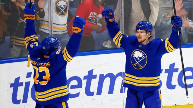 Správy z NHL: Sabres ukončili najdlhšie aktívne sucho v play-off v histórii ligy
