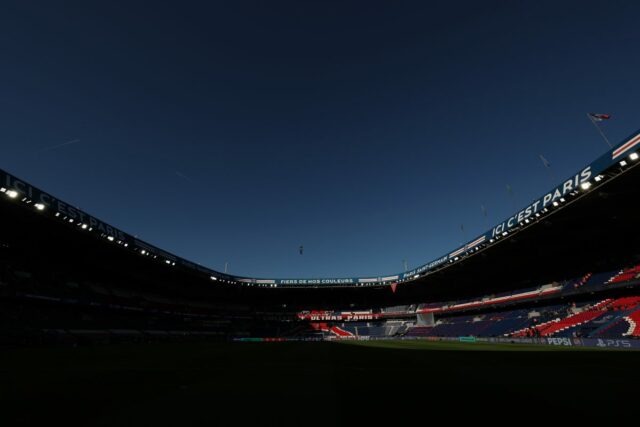 Starosta Paríža poveril začať rokovania o predaji Parc des Princes s PSG
