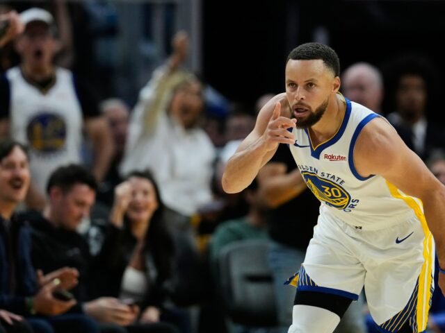 Steph Curry sa vracia po zranení s 29 bodmi, no Warriors prehrali s Rockets | Basketbalové novinky
