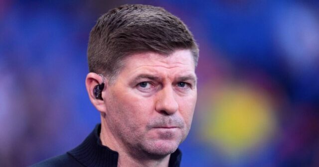 Steven Gerrard sa po 'krutom' momente proti PSG rozplakal do hviezdy Liverpoolu | Futbal | Šport
