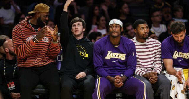 Stĺpec: Broken Lakers potrebujú ukončiť sezónu
