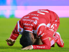 Strašná nehoda! Emilio Lara spadne do jamy na Estadio Corregidora Download app from appStore