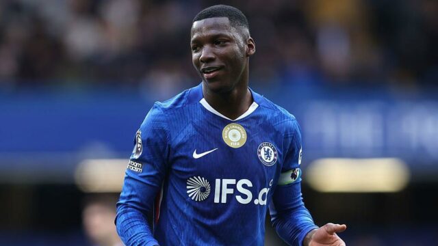 Stredopoliar Chelsea Caicedo sa dohodol na novej zmluve
