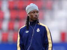 Stredopoliar Realu Madrid priťahuje veľký záujem zo strany gigantov PSG a Premier League Stredopoliar Realu Madrid priťahuje veľký záujem zo strany gigantov PSG a Premier League