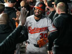 Súhrn MLB: 12. slam Leodyho Taverasa poslal O’s minulých Royals MLB: Baltimore Orioles v Kansas City Royals