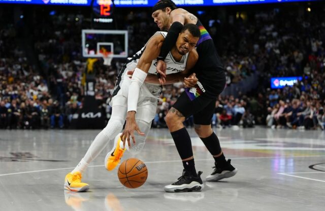 Súhrn NBA: Nuggets prerušili 11-zápasovú víťaznú sériu Spurs po predĺžení NBA: San Antonio Spurs v Denveri Nuggets