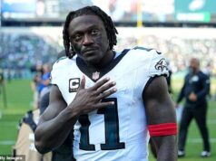 Superhviezda Eagles AJ Brown bude „pravdepodobne“ vymenený za Patriots, tvrdí bombová správa Hviezda Philadelphia Eagles AJ Brown bude teraz „pravdepodobne“ vymenený do New England Patriots
