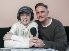 TAKING THE MIC: S otcom, akým je Si Ferry z Open Goal, nie je divu, že Frankie Ferry rád rozpráva… no napriek svojim útlym rokom sa tento začínajúci komentátor nebojí povedať to tak, ako to je. Ferry bol na prácu svojho 13-ročného syna hrdý a ohromený