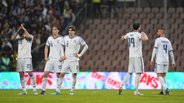 Taliansky minister športu žiada šéfa futbalu, aby odstúpil po katastrofe na majstrovstvách sveta
