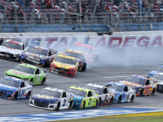 Talladega Superspeedway priťahuje asi 100 000 fanúšikov pred pretekmi Jack Links 500 Talladega Superspeedway priťahuje asi 100 000 fanúšikov pred pretekmi Jack Links 500