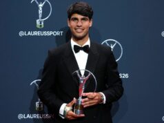 Tenis dominuje, keďže Carlos Alcaraz a Aryna Sabalenková víťazia na Laureus World Sports Awards Bieloruská tenistka Aryna Sabalenková pózuje s ocenením Laureus Svetová športovkyňa roka. - Angel Martinez/Getty Images