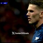 Tesne pred polčasom postupuje Atlético Madrid do Arsenalu