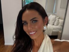 Tess Crosley vyslovila emotívnu prosbu o tom, že jej syn uverejnil príspevok po ďalšej záhadnej správe na Instagrame Tess Crosley otočila hlavu po zverejnení ďalšieho tajomného príbehu na Instagrame