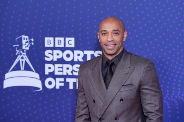 Thierry Henry vyzýva Arsenal, aby „urobil vyhlásenie“
