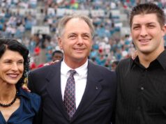 Tim Tebow oznamuje smrť svojho otca v emotívnom príspevku Tim Tebow oznamuje smrť svojho otca v emotívnom príspevku