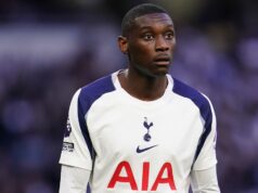 Tím Tottenham potvrdil vs. Wolves – Randal Kolo Muani sa rozhodol a Djed Spence začína Randal Kolo Muani z Tottenhamu Hotspur počas zápasu Premier League medzi Tottenham Hotspur a Brighton & Hove Albion na štadióne Tottenham Hotspur v Londýne, Spojené kráľovstvo, 18. apríla 2026.