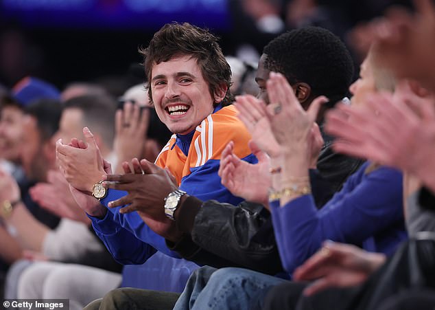 Timothee Chalamet sledoval, ako jeho milovaný New York Knicks v pondelok utrpel porážku