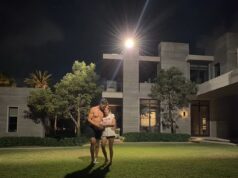 Tom Brady bez košele predvádza roztrhanú postavu, keď hrá volejbal s dcérou „budúcej olympioničky“ Vivian Tom Brady a jeho dcéra Vivian (13) nakrútili svoj veľmi súťaživý volejbalový tréning