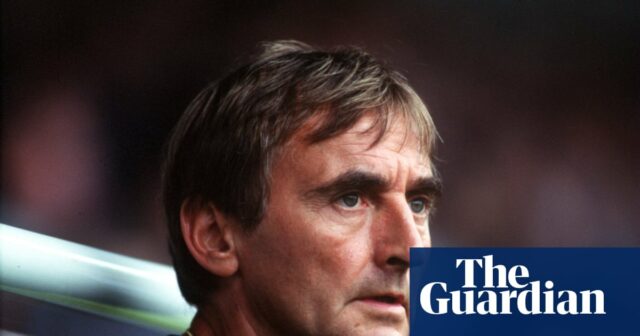 Tony Parkes zomrel vo veku 76 rokov, keď vzdávali hold „pánovi Blackburnovi Roversovi“ | Blackburn Rovers
