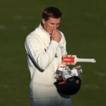 Zak Crawley vo svojej prvej zmene sezóny spadol dvakrát na váhu s Matthewom Pottsom, deväť a dvadsať