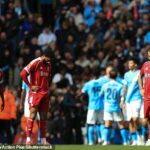 Liverpool po sobotňajšej porážke 4:0 od Manchestru City vyzeral zle a čaká ho ďalšia ťažká úloha vonku v Paríži Saint-Germain.