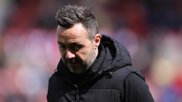 Hlavný tréner Tottenhamu Hotspur Roberto De Zerbi vyzerá skľúčený počas zápasu Premier League medzi Sunderlandom a Tottenhamom Hotspur na Stadium of Light v Sunderlande, Spojené kráľovstvo, 12. apríla 2026. (Foto MI News/NurPhoto cez Getty Images)