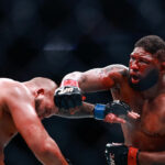 Traja bojovníci boli po násilnom UFC 327 prevezení do nemocnice, vrátane Curtisa Blaydesa a Josha Hokita