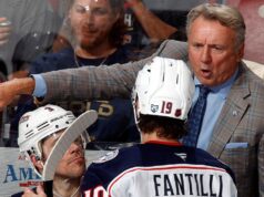 Tréner Blue Jackets Rick Bowness vylúčil tím po šiestej chybe v play-off za sebou Tréner Blue Jackets Rick Bowness vylúčil tím po šiestej chybe v play-off za sebou