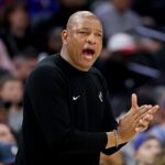 Doc Rivers opúšťa Milwaukee Bucks, čo môže znamenať koniec kariéry v NBA, ktorá trvala 40 rokov. V pondelok oficiálne odstúpil z pozície hlavného trénera
