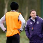 Steve Holland počas tréningu Manchestru United