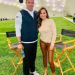 Mike Vrabel (vľavo) a Dianna Russini (vpravo) popierajú náznaky, že by mali pomer