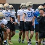 Tréner UCLA Bob Chesney hodnotí Bruins podľa úsilia, nie podľa dokonalosti