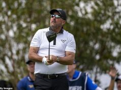 Trojnásobný šampión Phil Mickelson odchádza z Masters, aby riešil záhadnú rodinnú núdzu Trojnásobný šampión Phil Mickelson odchádza z Masters, aby riešil záhadnú rodinnú núdzu