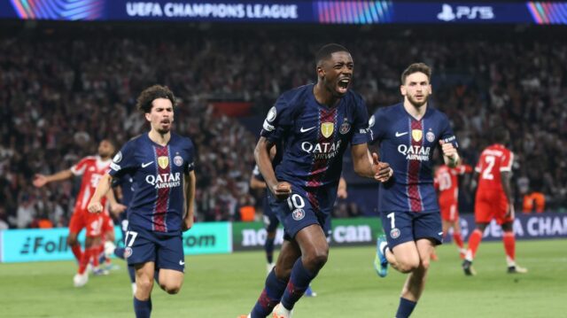 Ousmane Dembélé z Paríža Saint-Germain oslavuje