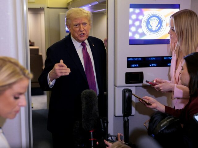 Trump povedal, že USA „znova začnú zhadzovať bomby“, ak sa nedosiahne dohoda s Iránom | Americko-izraelská vojna proti Iránu
