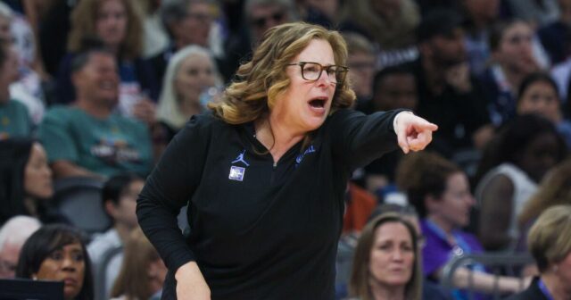 UCLA vyzerá, že porazí program v Južnej Karolíne, ktorý ju UCLA vyzerá, že porazí program v Južnej Karolíne, ktorý ju inšpiroval