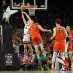 Basketbal NCAA: Final Four National Semifinále – Illinois v Connecticute