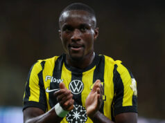 Úplné zrútenie! Tento hráč poslal na kopačku dole Download app from appStore