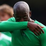 Utratilo sa 124 miliónov libier, ale Newcastle nie je bližšie k riešeniu útočníka