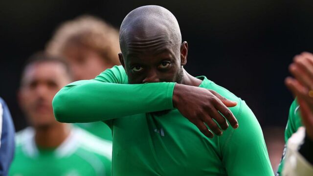 Utratilo sa 124 miliónov libier, ale Newcastle nie je bližšie k riešeniu útočníka
