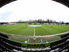 Vegánsky klub Forest Green Rovers odpovedá, že fanúšik bol odstránený, pretože jedol sendvič so slaninou Forest Green Rovers odmietli správy zo sociálnych médií, že fanúšika odstránili z ich pôdy za to, že si dal sendvič so slaninou.